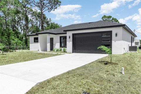 Casa en venta en Palm Bay, Florida, 4 dormitorios № 1176723 - foto 2