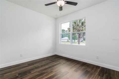 House in Palm Bay, Florida 4 bedrooms, 185.8 sq.m. № 1167276 - photo 8