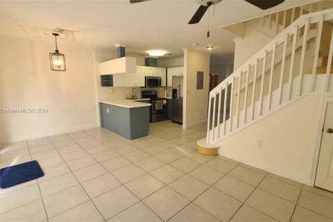 Townhouse in Miami, Florida 3 bedrooms, 134.34 sq.m. № 1328001 - photo 6