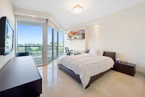 Condo in Sunny Isles Beach, Florida, 3 bedrooms  № 1404235 - photo 15