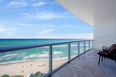 Condo in Sunny Isles Beach, Florida, 3 bedrooms  № 1404235 - photo 3