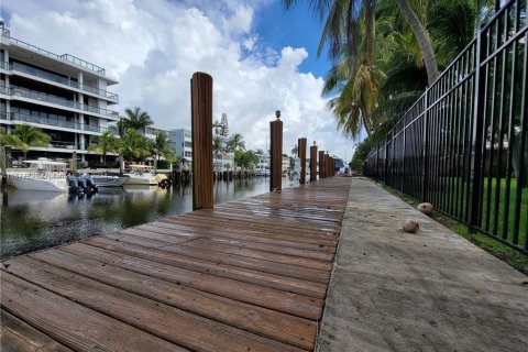 Terreno en venta en Fort Lauderdale, Florida № 1404237 - foto 6