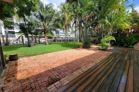 Terreno en venta en Fort Lauderdale, Florida № 1404237 - foto 7