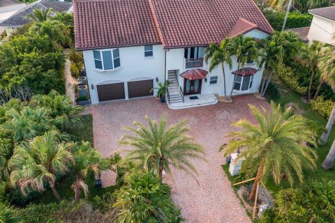 Villa ou maison à vendre à Highland Beach, Floride: 5 chambres, 393.16 m2 № 54535 - photo 9