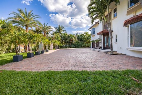 Villa ou maison à vendre à Highland Beach, Floride: 5 chambres, 393.16 m2 № 54535 - photo 11