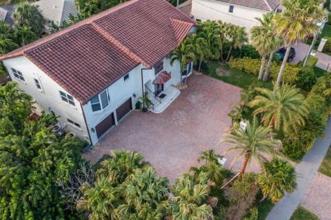 Villa ou maison à vendre à Highland Beach, Floride: 5 chambres, 393.16 m2 № 54535 - photo 8