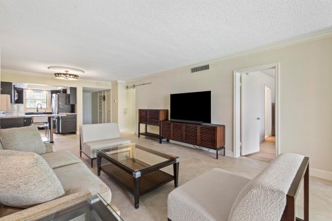 Condo in Atlantis, Florida, 2 bedrooms  № 1208003 - photo 18