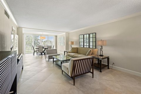 Condo in Atlantis, Florida, 2 bedrooms  № 1208003 - photo 17