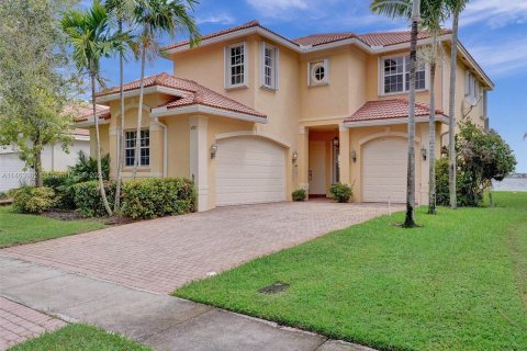 Casa en venta en Miramar, Florida, 5 dormitorios, 313.27 m2 № 752219 - foto 1