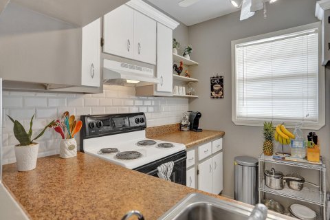 Condo in Lauderhill, Florida, 1 bedroom  № 1174204 - photo 23