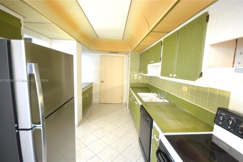 Condo in Miami Beach, Florida, 1 bedroom  № 1223443 - photo 4