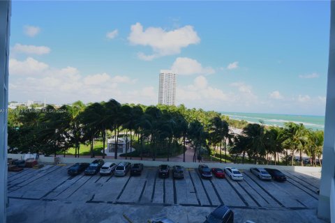 Condo in Miami Beach, Florida, 1 bedroom  № 1223443 - photo 3