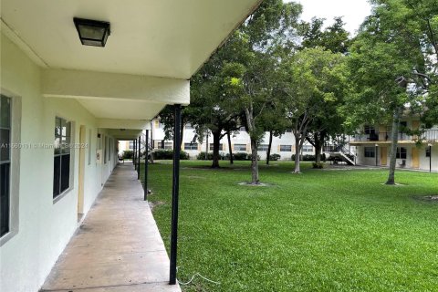 Copropriété à louer à Lauderhill, Floride: 2 chambres, 81.75 m2 № 1365616 - photo 18