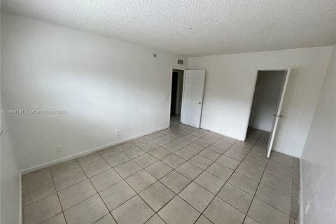 Copropriété à louer à Lauderhill, Floride: 2 chambres, 81.75 m2 № 1365616 - photo 15