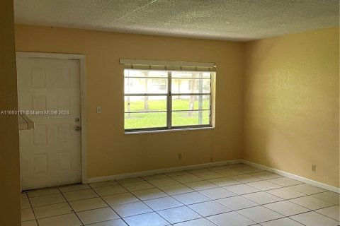 Copropriété à louer à Lauderhill, Floride: 2 chambres, 81.75 m2 № 1365616 - photo 5