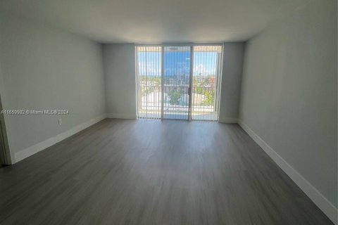 Copropriété à louer à Miami Beach, Floride: 1 chambre, 73.76 m2 № 1365566 - photo 4