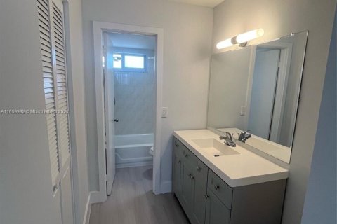 Copropriété à louer à Miami Beach, Floride: 1 chambre, 73.76 m2 № 1365566 - photo 7