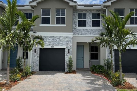 Townhouse in Pembroke Pines, Florida 4 bedrooms № 1365615 - photo 2