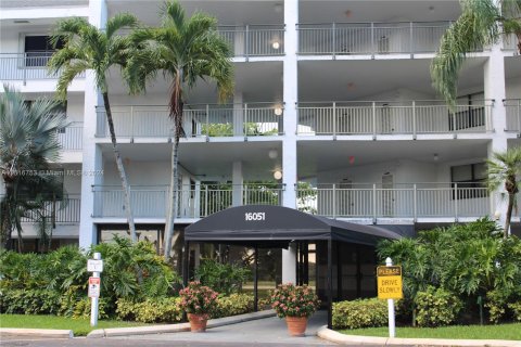 Condo in Weston, Florida, 2 bedrooms  № 1238582 - photo 1