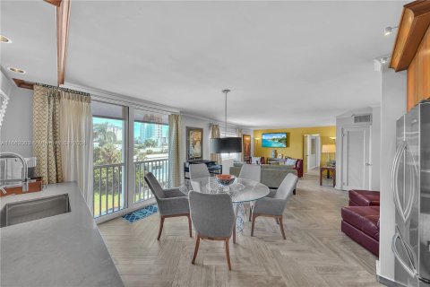 Condo in Fort Lauderdale, Florida, 2 bedrooms  № 1378686 - photo 7