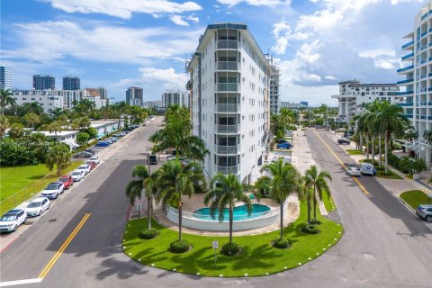 Copropriété à vendre à Fort Lauderdale, Floride: 2 chambres, 132.57 m2 № 1378686 - photo 29