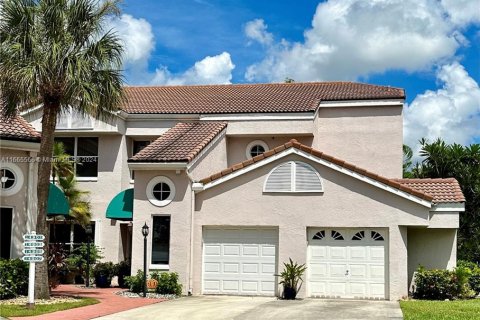 Condo in Pembroke Pines, Florida, 3 bedrooms  № 1378587 - photo 2