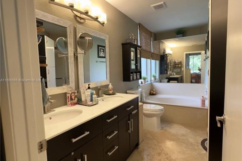 Condo in Pembroke Pines, Florida, 3 bedrooms  № 1378587 - photo 13