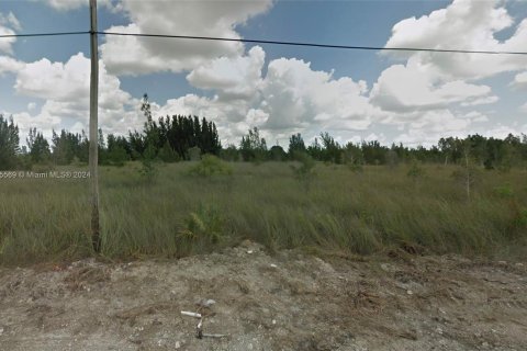 Propiedad comercial en venta en Miami, Florida № 1378588 - foto 3