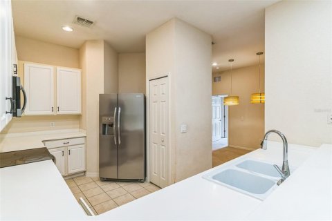 Condo in Davenport, Florida, 2 bedrooms  № 1368585 - photo 16