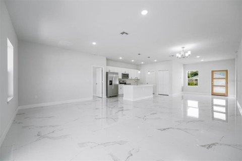 Casa en venta en Kissimmee, Florida, 4 dormitorios, 171.5 m2 № 1369374 - foto 10