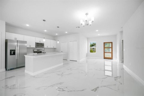 Villa ou maison à vendre à Kissimmee, Floride: 4 chambres, 171.5 m2 № 1369374 - photo 5