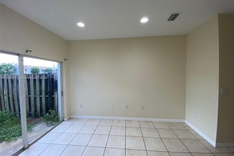 Townhouse in Homestead, Florida 2 bedrooms, 108.32 sq.m. № 1328922 - photo 11