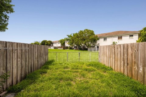 Townhouse in Homestead, Florida 2 bedrooms, 108.32 sq.m. № 1331024 - photo 14