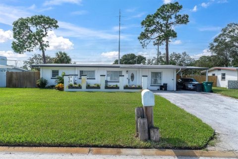 Casa en venta en Seminole, Florida, 3 dormitorios, 116.13 m2 № 1402464 - foto 1