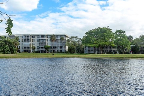 Villa ou maison à vendre à Pompano Beach, Floride: 5 chambres, 190.64 m2 № 1104595 - photo 2