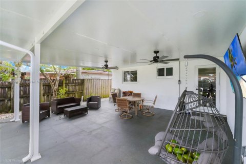 Villa ou maison à vendre à Hialeah, Floride: 3 chambres, 122.26 m2 № 1399976 - photo 13