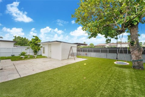 Villa ou maison à vendre à Hialeah, Floride: 3 chambres, 122.26 m2 № 1399976 - photo 14