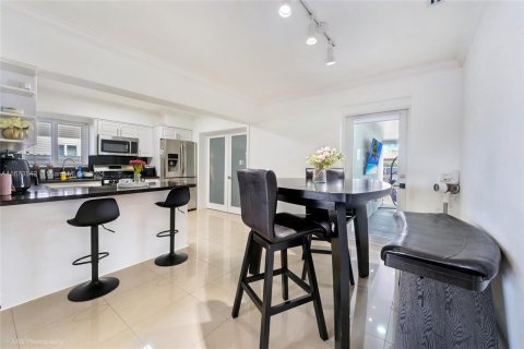 Villa ou maison à vendre à Hialeah, Floride: 3 chambres, 122.26 m2 № 1399976 - photo 10