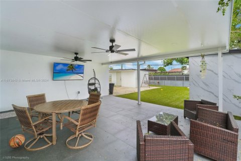 Villa ou maison à vendre à Hialeah, Floride: 3 chambres, 122.26 m2 № 1399976 - photo 17