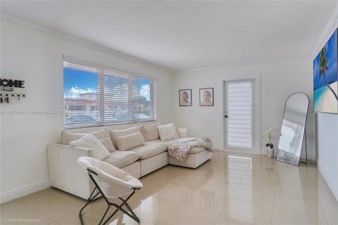 Villa ou maison à vendre à Hialeah, Floride: 3 chambres, 122.26 m2 № 1399976 - photo 3