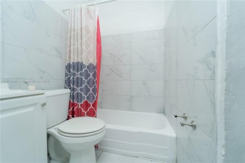 Casa en venta en Miami, Florida, 4 dormitorios, 174.47 m2 № 1399977 - foto 14