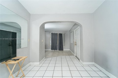 Casa en venta en Miami, Florida, 4 dormitorios, 174.47 m2 № 1399977 - foto 15