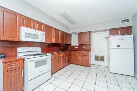 Casa en venta en Miami, Florida, 4 dormitorios, 174.47 m2 № 1399977 - foto 11