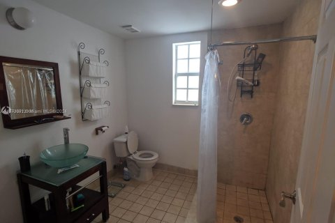 Condo in Miami Beach, Florida, 1 bedroom  № 1399975 - photo 15