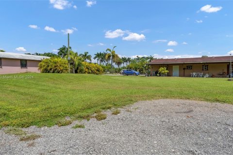 House in Miami, Florida 3 bedrooms, 139.73 sq.m. № 1331549 - photo 6