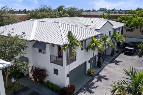 Touwnhouse à vendre à Pompano Beach, Floride: 3 chambres, 195.93 m2 № 1330926 - photo 2