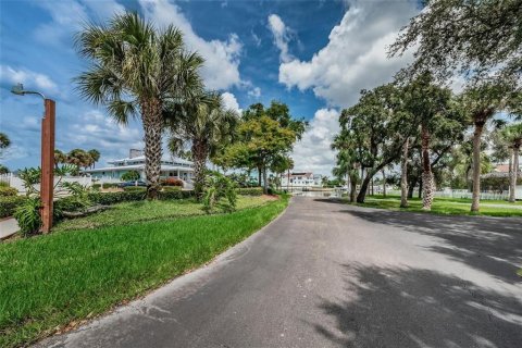 Land in New Port Richey, Florida № 1131862 - photo 19