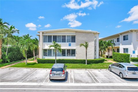 Apartamento en alquiler en Bay Harbor Islands, Florida, 2 dormitorios, 66.89 m2 № 1395195 - foto 20