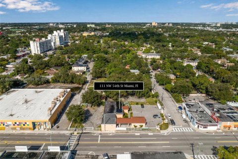 Commercial property in Miami, Florida № 1417151 - photo 6