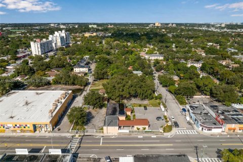 Commercial property in Miami, Florida № 1417151 - photo 11